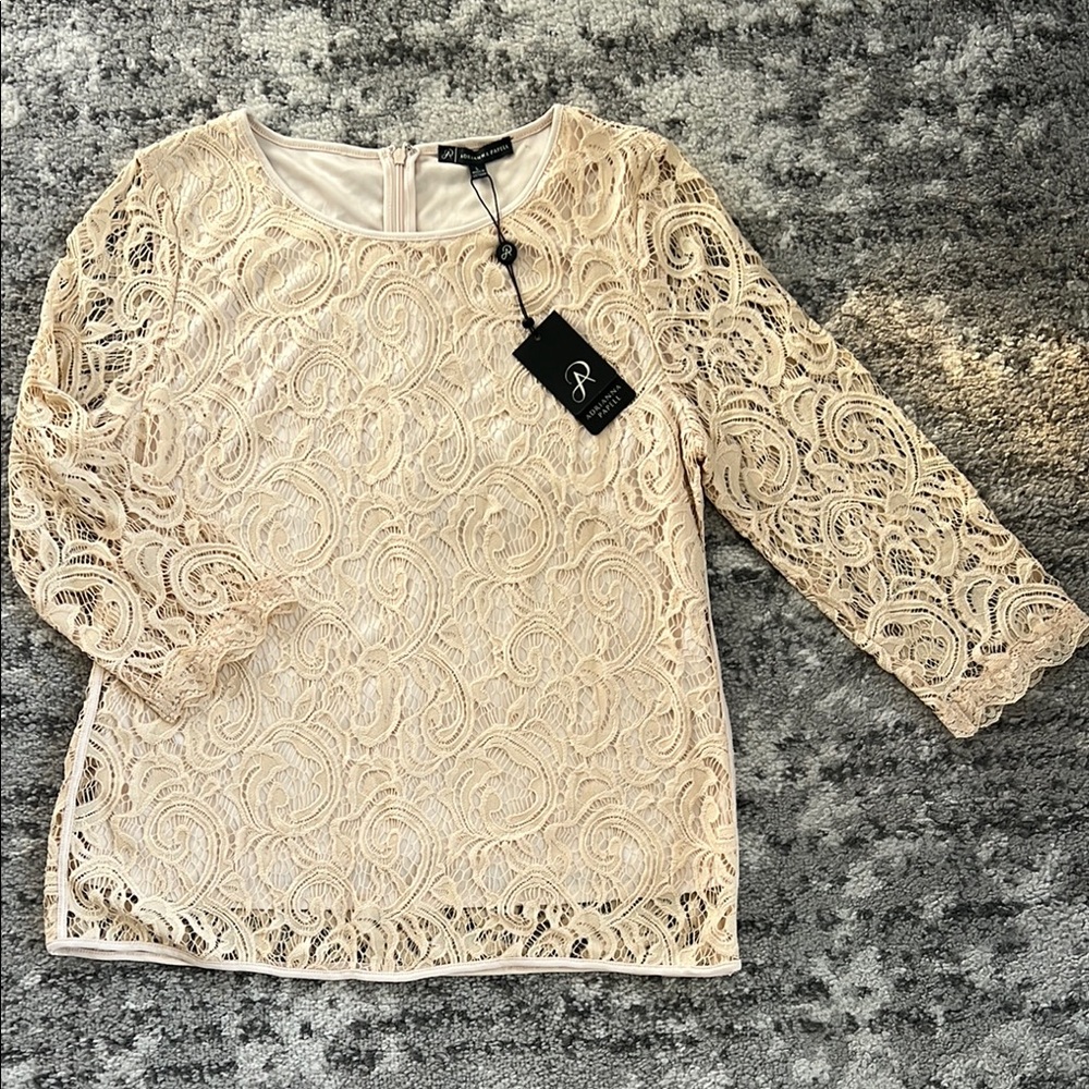Chic Lace Blouse in Cream